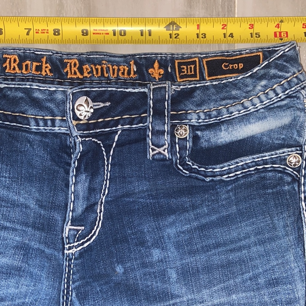 Rock Revival Arisa Crop, Style: EP9229C202, 31x23, EUC, $188 MSRP - Picture 5 of 13